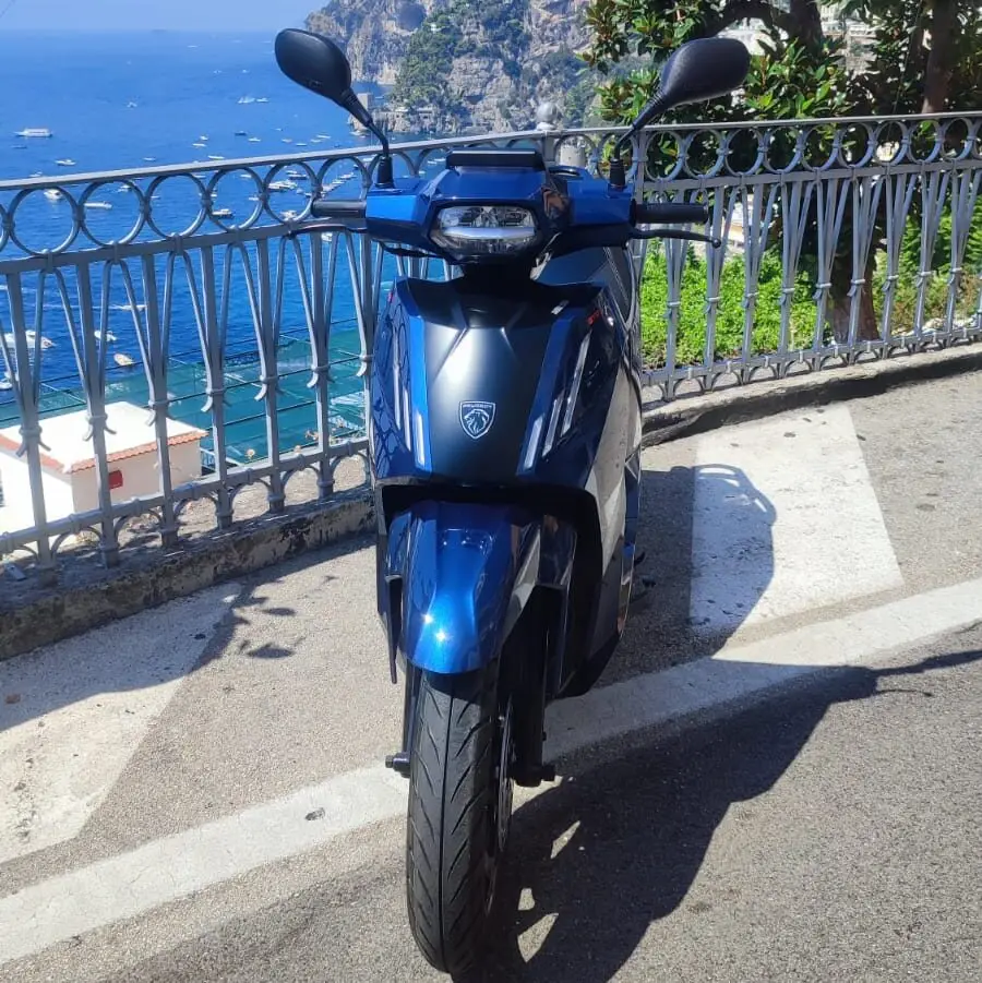scooter blu