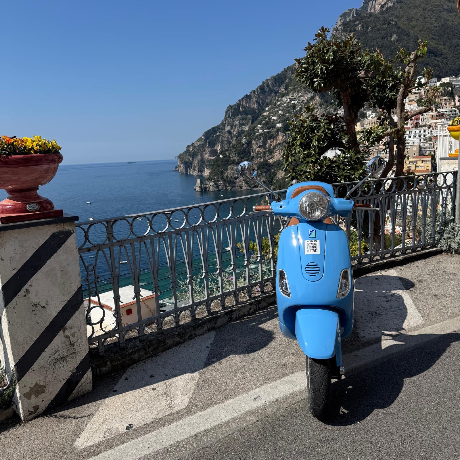 vespa azzurra faro tondo 1